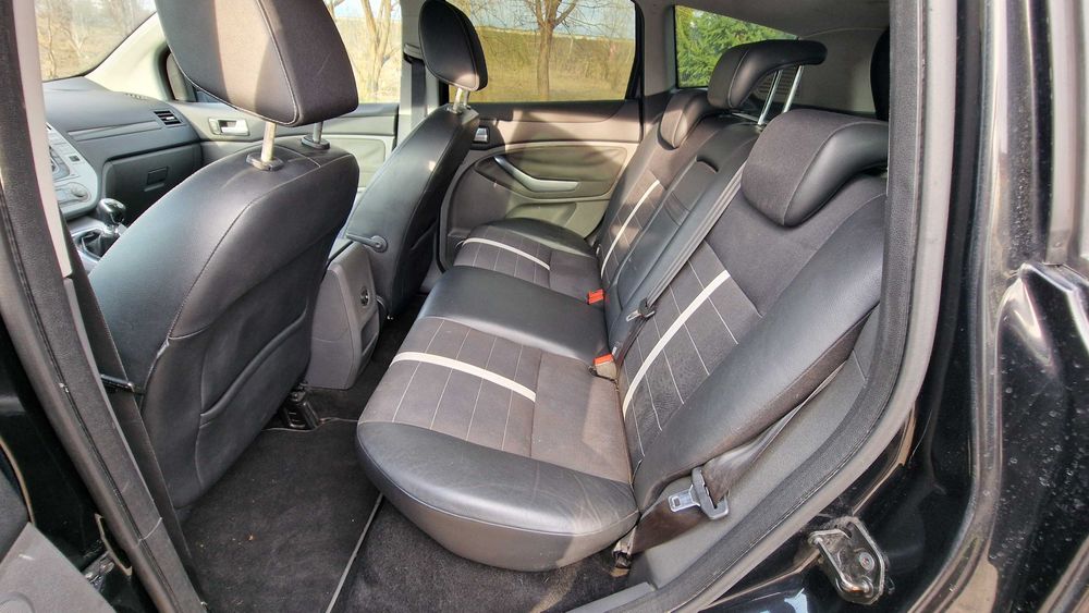 Ford Kuga Titanium 2011 - 2.0d - 143 cp - 4x4 - Recent inmatriculat