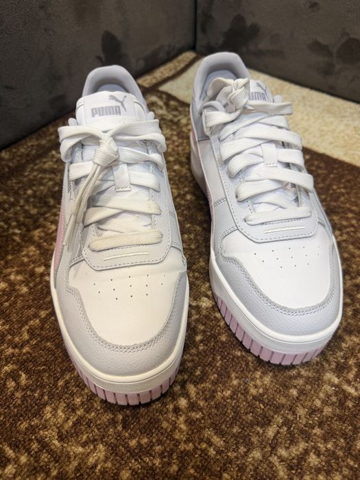 Дамски обувки Puma Carina Street