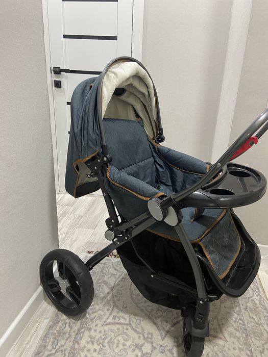 Срочно продам коляску с рождения до 3-лет