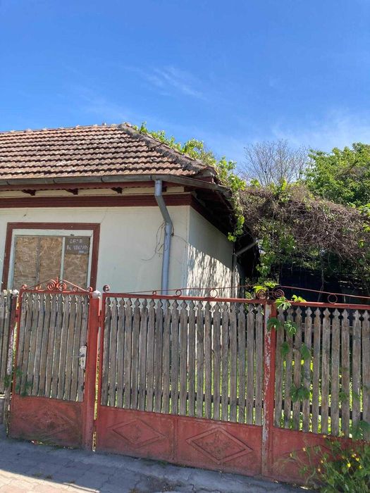 Casă duplex + teren 1000 m², deschidere 20 m — Fetești-Gara, central, proprietar