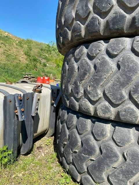 Cauciucuri marca BRIDGESTONE 23,5/25 si 26,5/25