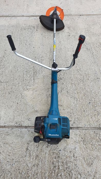 Косачка Makita EM4351UH