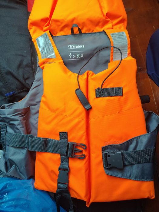 2 x Vestă salvare Tribord 100N (>80 kg) – ca nouă – navigație / caiac