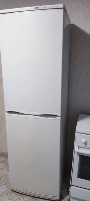 Продается холодилник и 2 газ плита