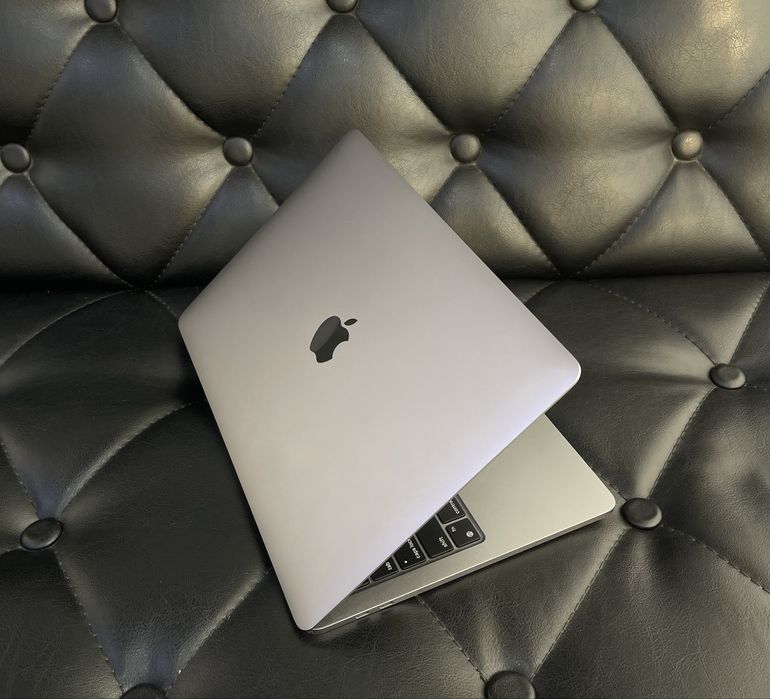 Apple MacBook Pro M1 2020 года в идеальном состояние