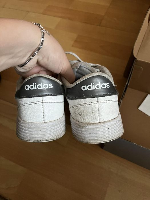 Маратонки Adidas Court Bold