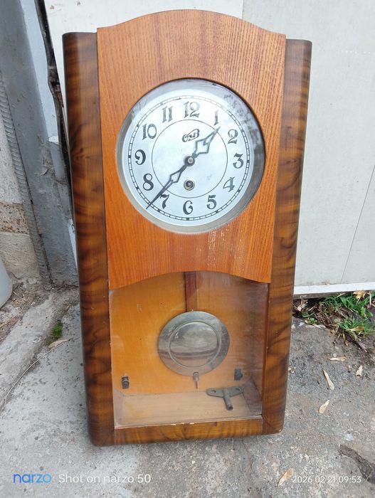 Часы настенные раритет. Не рабочие.