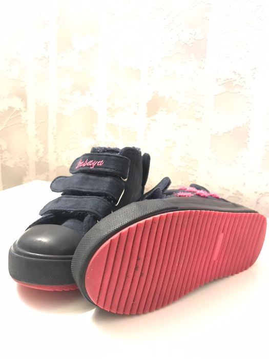 Осенне-зимние кроссовки для девочек.