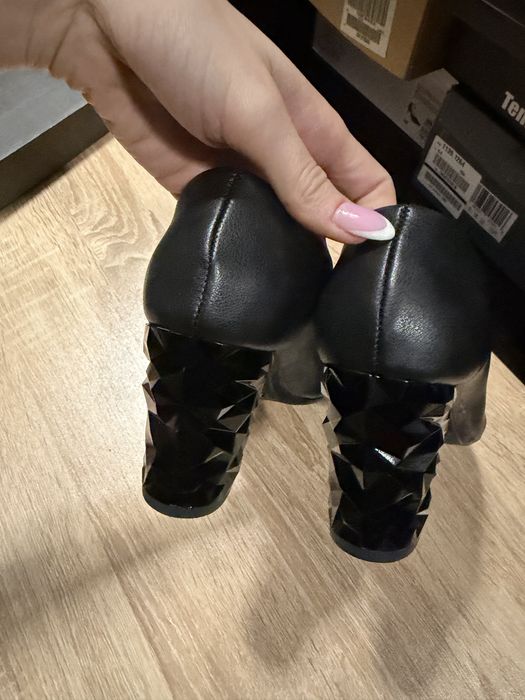 Черни токчета 37ми номер