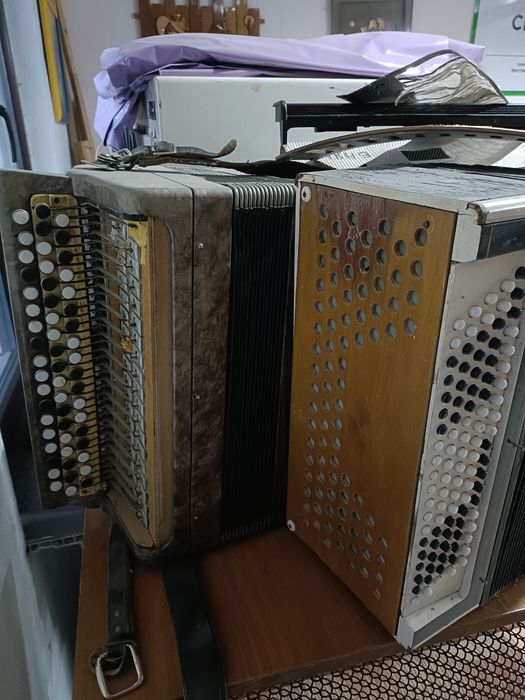 Баяны на запчасти.