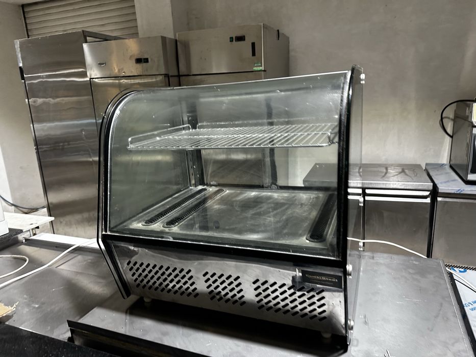 Хладилна витрина 70см