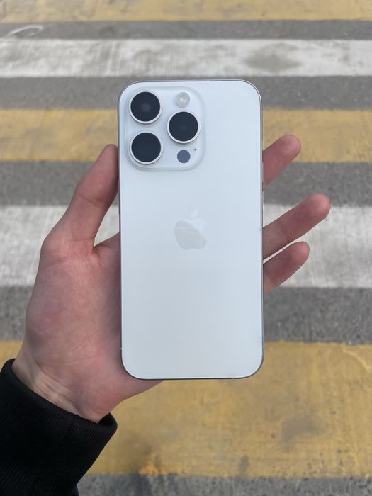 iphone 15 pro white