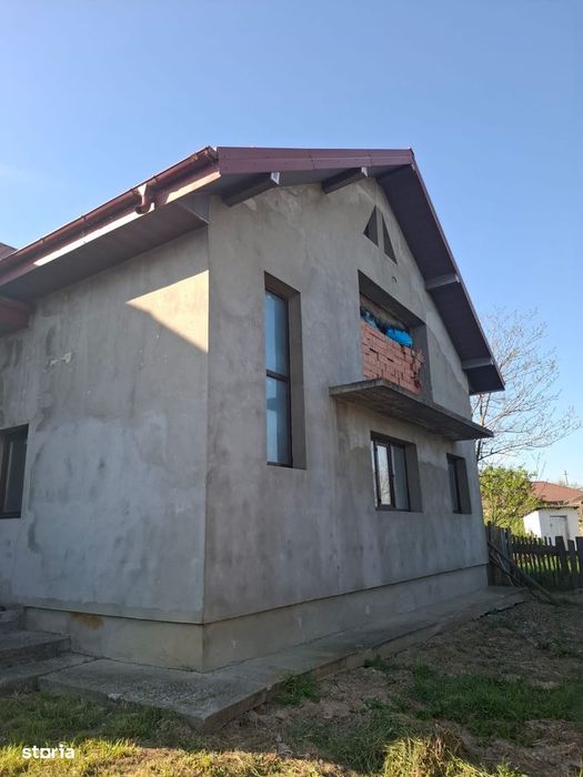 De vanzare vila in Barticesti, P+M, compusa din 7 camere Pret 85000 e