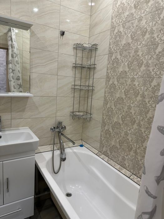 Возьмём девушку на подселение