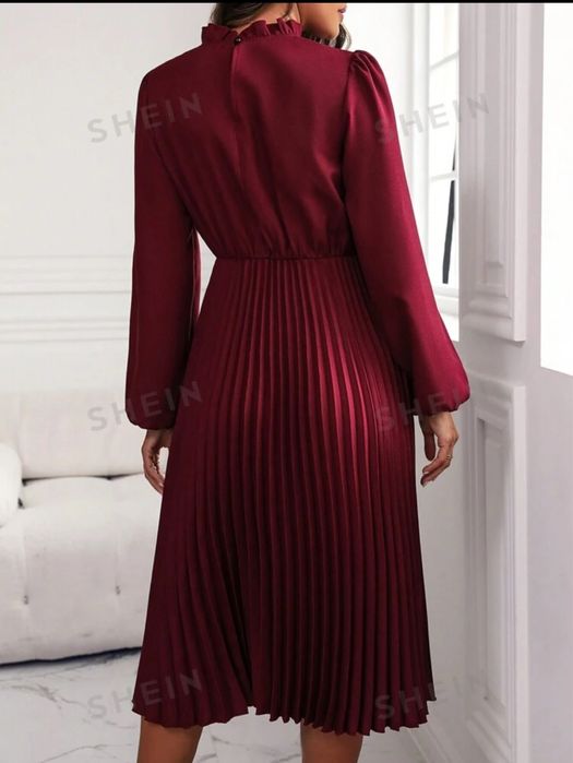 Разкроена елегантна рокля