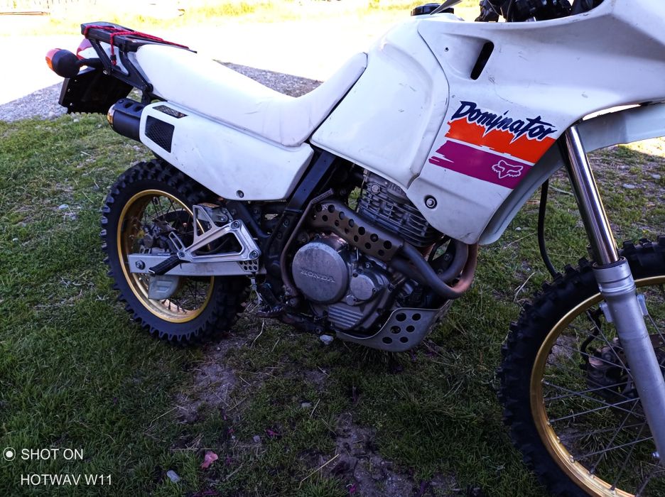Honda dominator de 500.