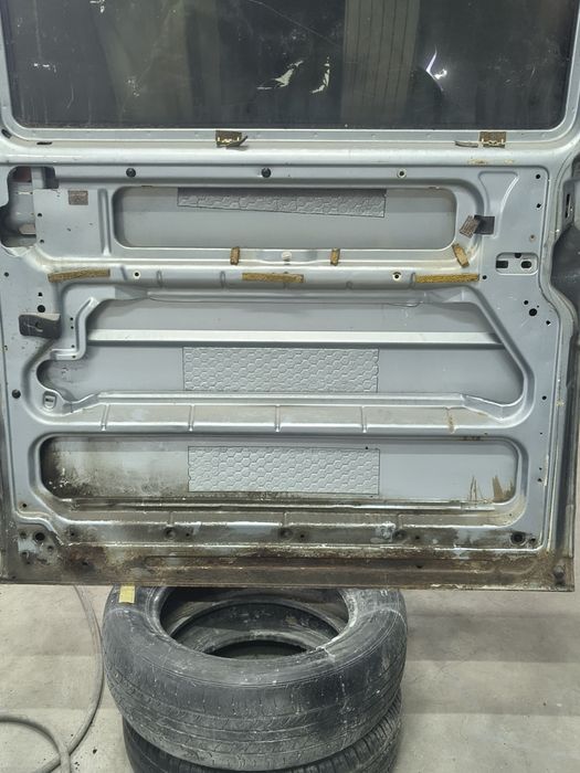 Продам дверь боковую т4