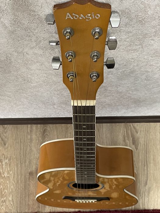 Продается Гитара Adagio