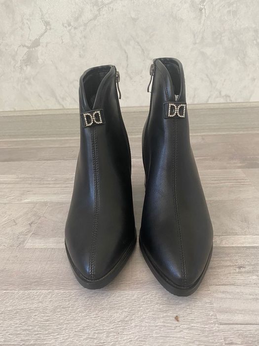 Продам осенние ботинки