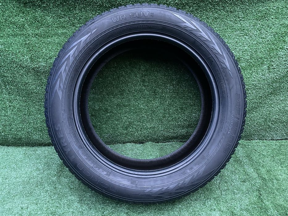 Set 2 anvelope Iarna 235 55 19 105V Nokian WR Suv 4 Dot 1821 5,3mm