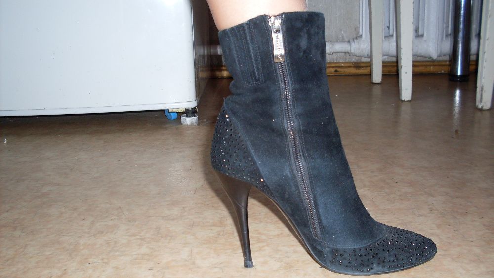 Ботинки замшевые