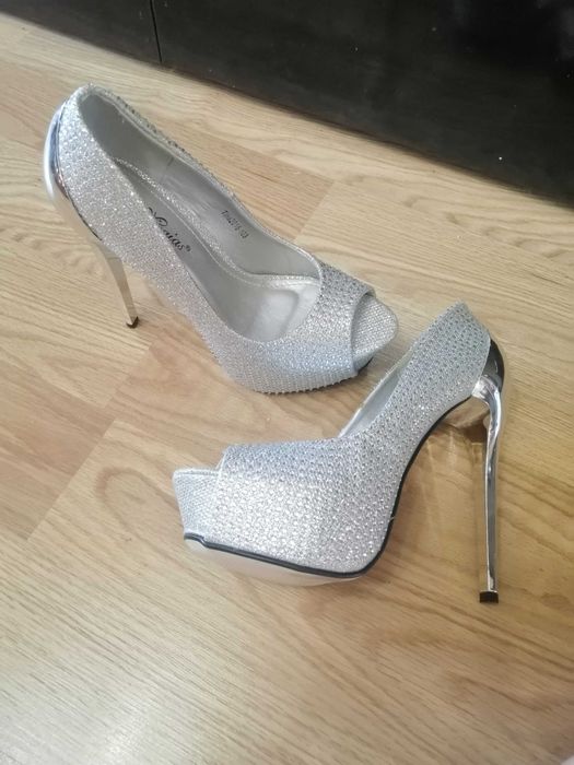 Токчета с камъни сребърни