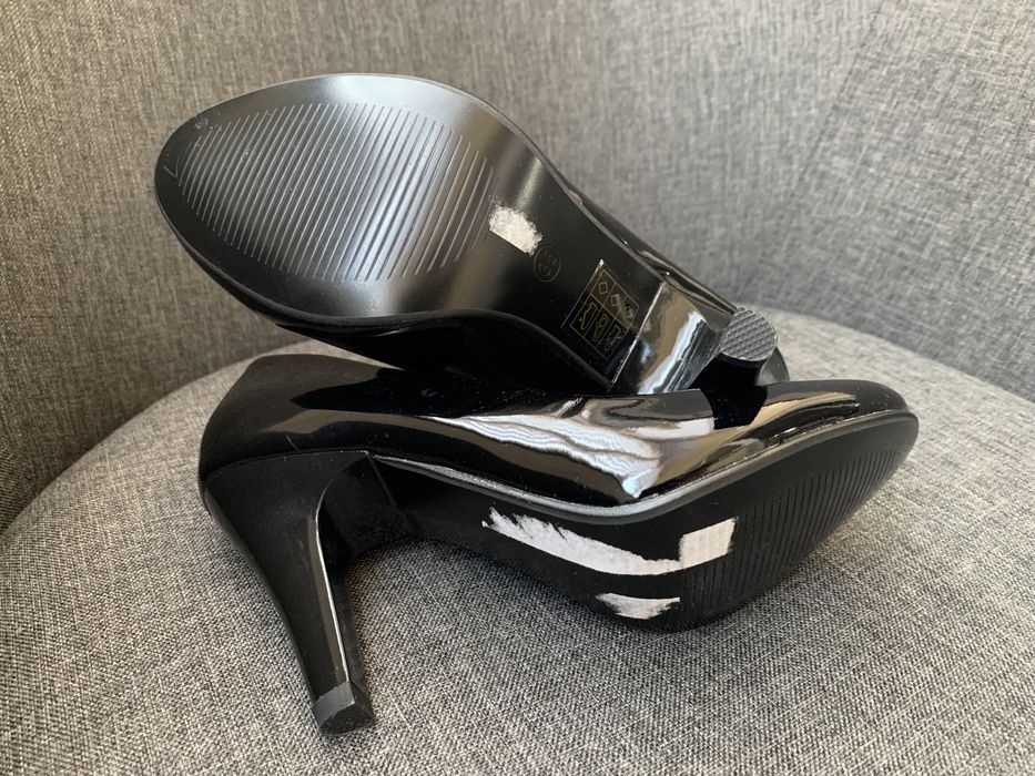 Pantofi de lac, NOI, marimea 35