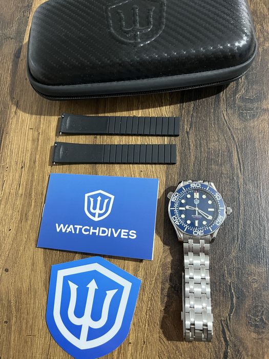 Ceas Watchdives , automatic nou , pret 500 ron .