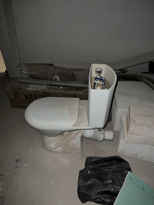 Унитаз с бачком