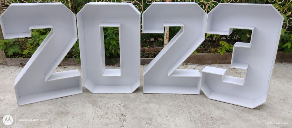 Обемни, кухи цифри, букви и форми за балони