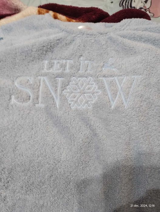 Pijama nouă pt femei , mărime M