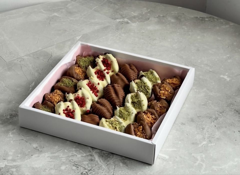 Финики в шоколаде