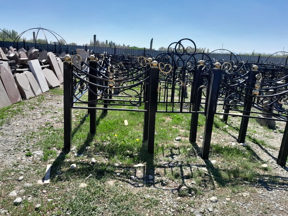Памятники и оградки