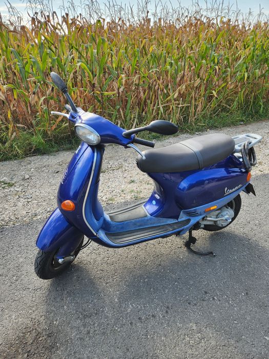 Scuter Piaggio Vespa LX50