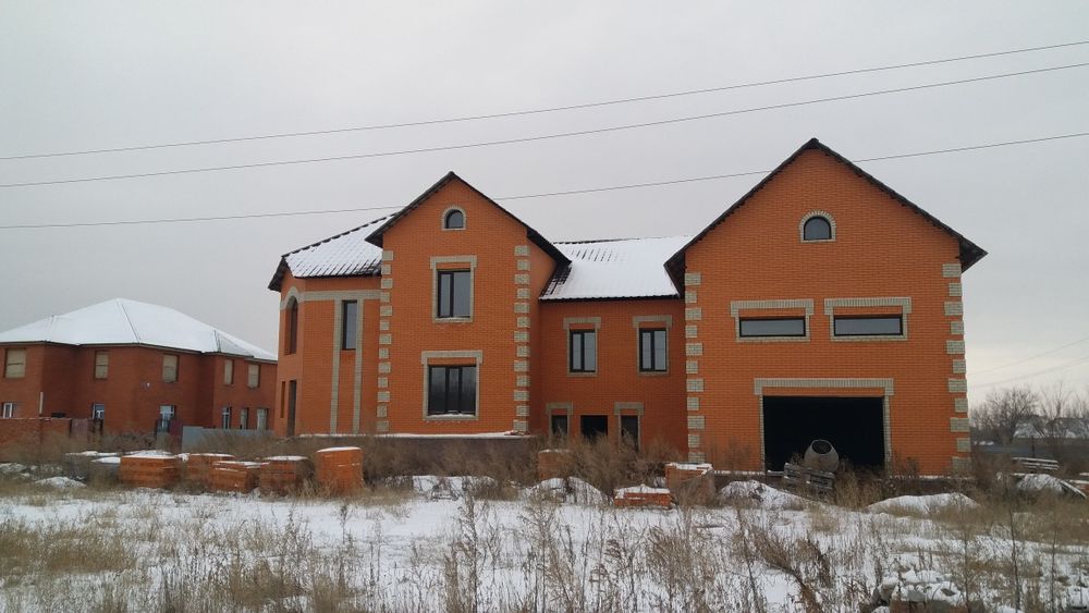 Продам дом коттедж 590кв.м.