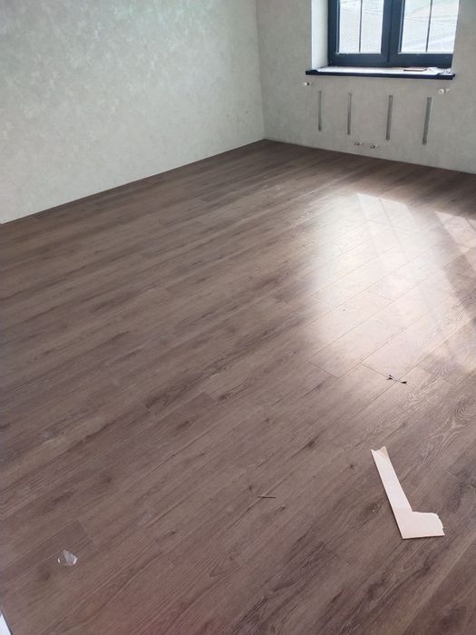 Usta 25000 mindan tarket laminat teramiz va qoqamiz linonim xam qilami - Отделка / ремонт Ташкент на Olx