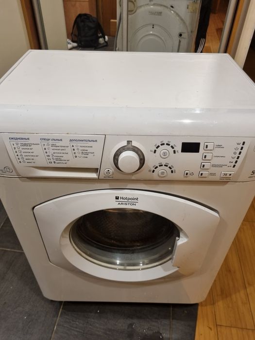 Стиральная машинка Ariston