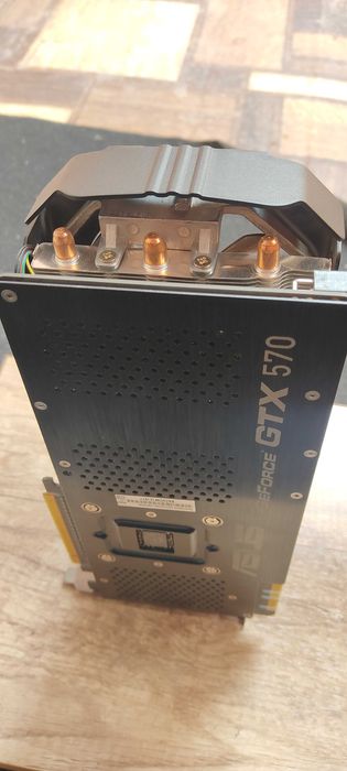 ASUS GeForce GTX 570 DirectCU II GDDR5/2DIS/1280MD5/320 Bit