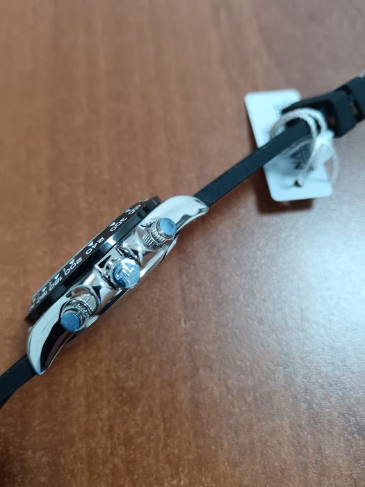 Продам часы Naviforce. Новые.