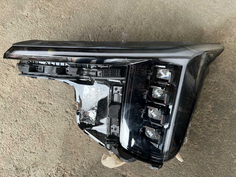 Фара передний Киа Соренто / Kia Sorento 2024