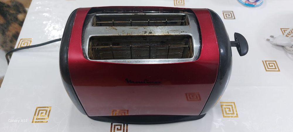 Тостер Moulinex.