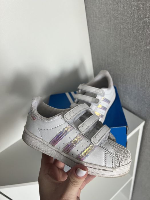 Продам кроссовки