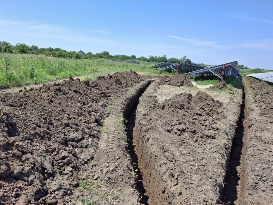 Sapaturi mecanizate inchiriez fundati drenaje  pluviale  piscine canalizari relete de apa gaz curent