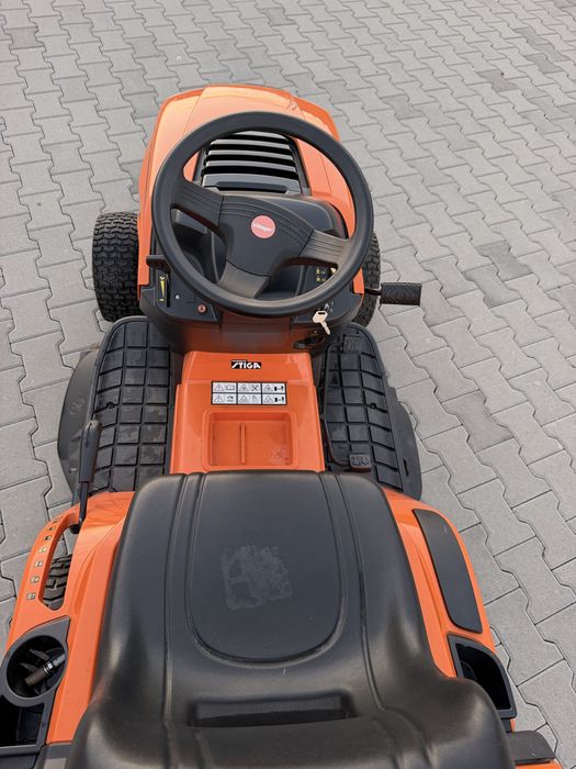 De vânzare tractor de tuns gazon Villager VT 1005 HD
