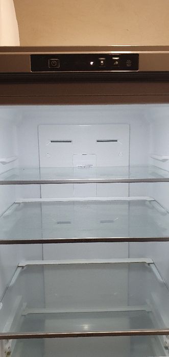 Хладилник с фризер