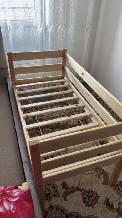 Десткая кровать