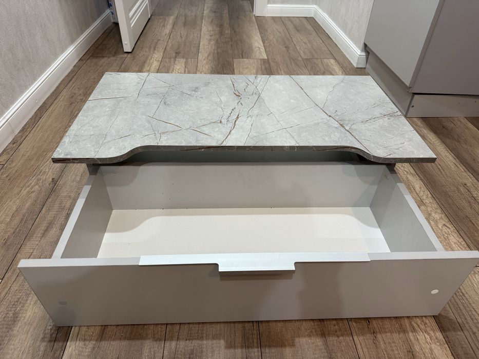 Продам туалетный столик новый