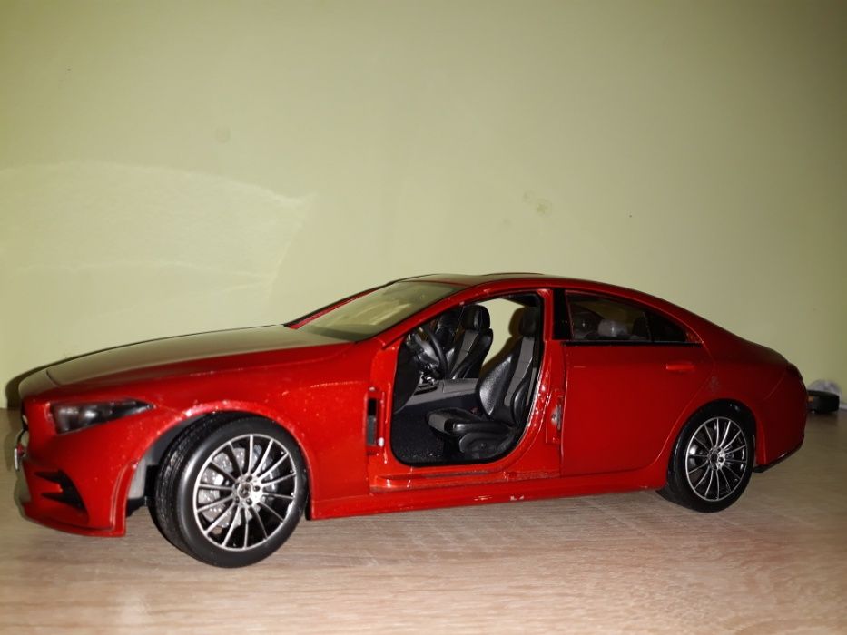 Метални коли 1:18