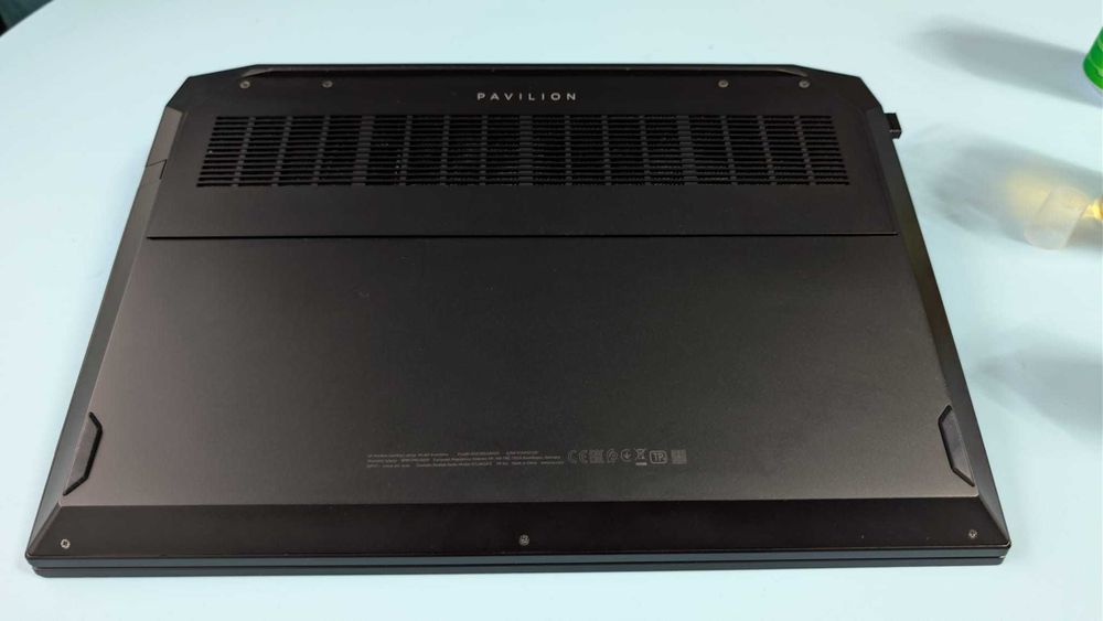 Vând laptop HP Pavilion Gaming de 15.6