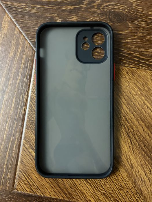 продам чехол на iPhone 12